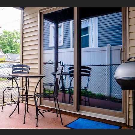 Great 2 Bedroom Condo,Free Parking,Easy Commute. アーヴィントン エクステリア 写真