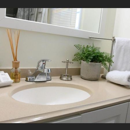 Great 2 Bedroom Condo,Free Parking,Easy Commute. アーヴィントン エクステリア 写真